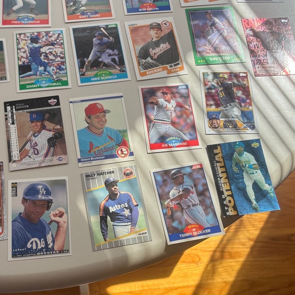 Assorted Baseball Trading Cards Collection - Picture 3 of 4
